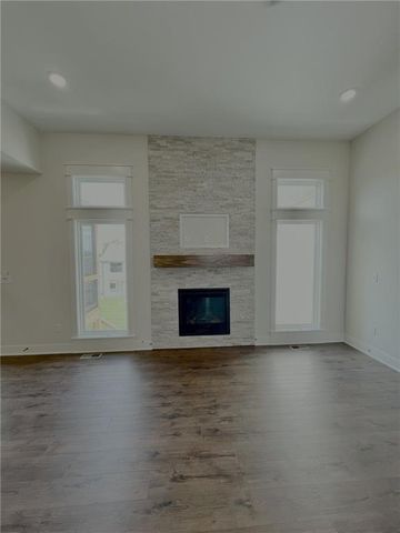 2144 Deerfield Terrace, Liberty, MO 64068