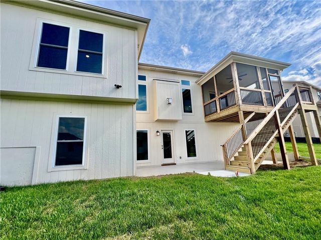 2144 Deerfield Terrace, Liberty, MO 64068