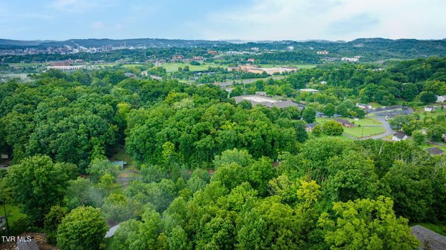 1300 Saratoga Road, Kingsport, TN 37660