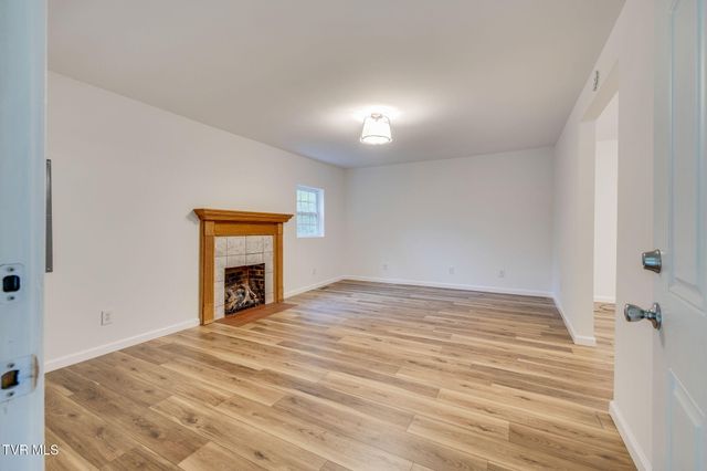 1300 Saratoga Road, Kingsport, TN 37660