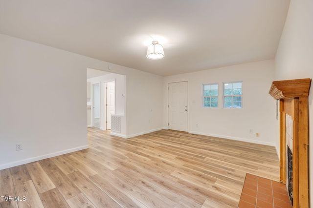 1300 Saratoga Road, Kingsport, TN 37660