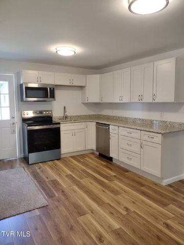 1300 Saratoga Road, Kingsport, TN 37660