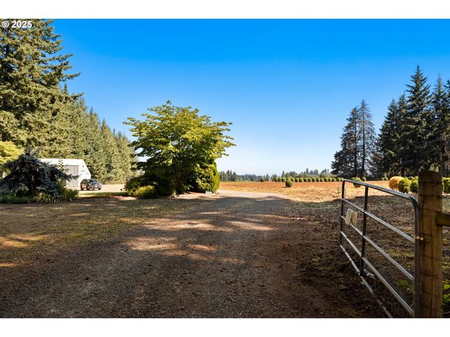 25220 S SPRINGWATER Rd, Estacada, OR 97023