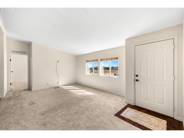 25220 S SPRINGWATER Rd, Estacada, OR 97023