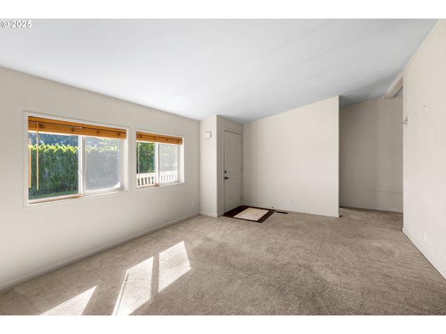 25220 S SPRINGWATER Rd, Estacada, OR 97023