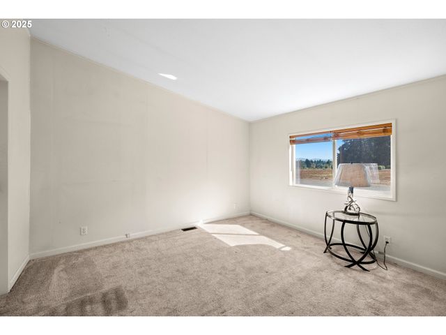 25220 S SPRINGWATER Rd, Estacada, OR 97023