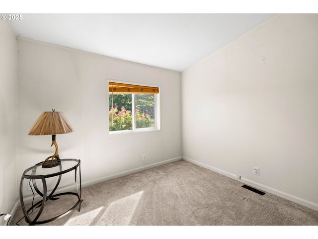 25220 S SPRINGWATER Rd, Estacada, OR 97023