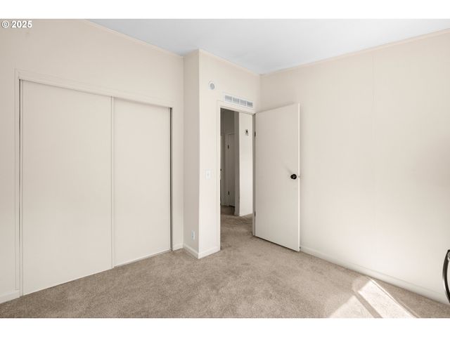 25220 S SPRINGWATER Rd, Estacada, OR 97023