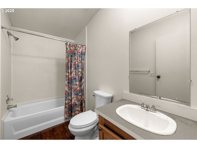 25220 S SPRINGWATER Rd, Estacada, OR 97023