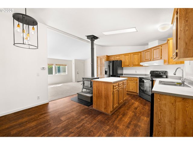 25220 S SPRINGWATER Rd, Estacada, OR 97023