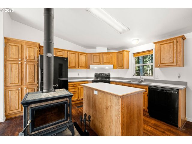 25220 S SPRINGWATER Rd, Estacada, OR 97023