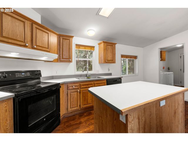 25220 S SPRINGWATER Rd, Estacada, OR 97023