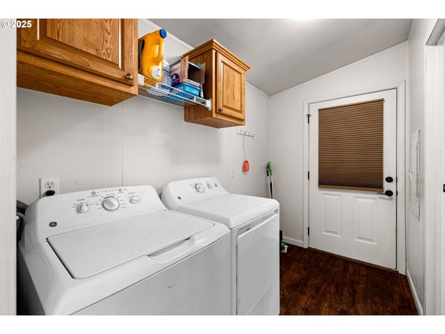 25220 S SPRINGWATER Rd, Estacada, OR 97023