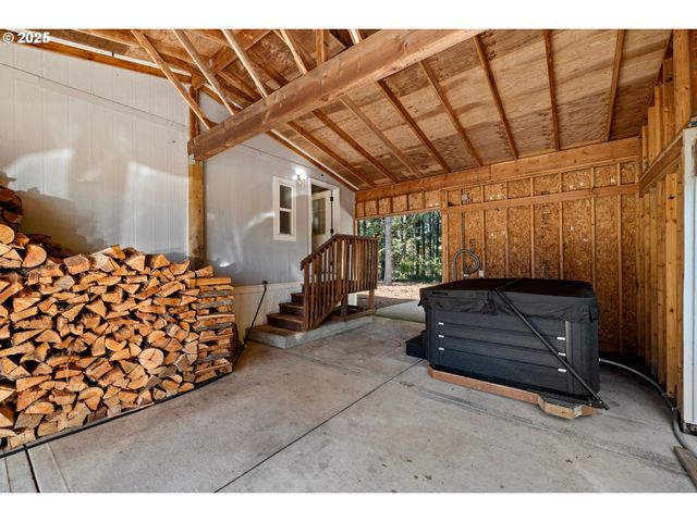 25220 S SPRINGWATER Rd, Estacada, OR 97023