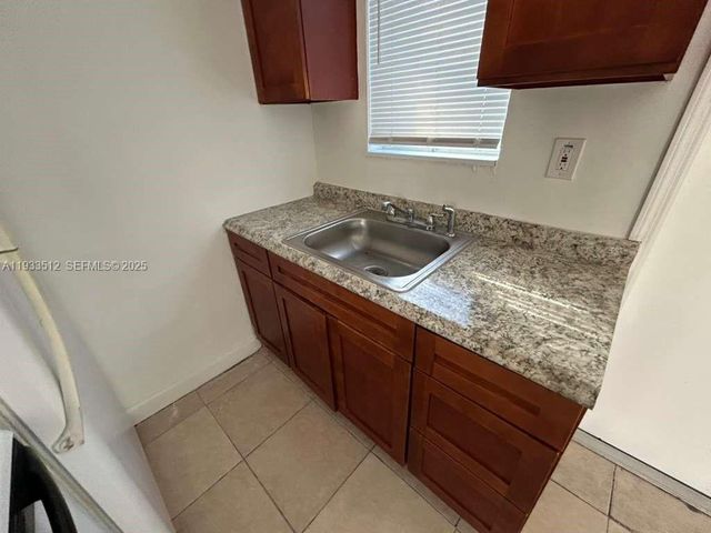 1270 NE 139th St 6, North Miami, FL 33161