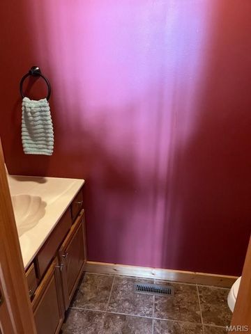 108 Thurman Lake Road, Steelville, MO 65565