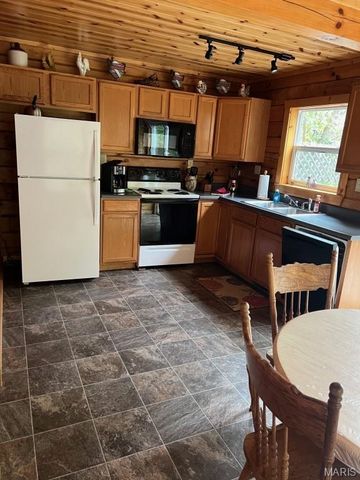 108 Thurman Lake Road, Steelville, MO 65565