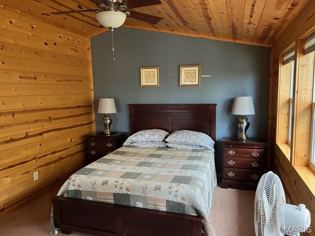 108 Thurman Lake Road, Steelville, MO 65565