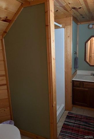 108 Thurman Lake Road, Steelville, MO 65565