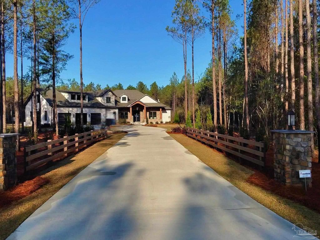 9325 Naturewalk Dr, Jay, FL 32565