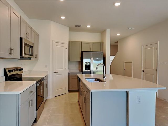 215 RIVER FRONT WAY, Edgewater, FL 32141