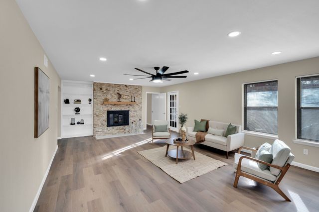 1705 Northtown Drive, Grand Prairie, TX 75050