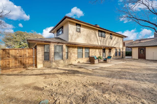 1705 Northtown Drive, Grand Prairie, TX 75050