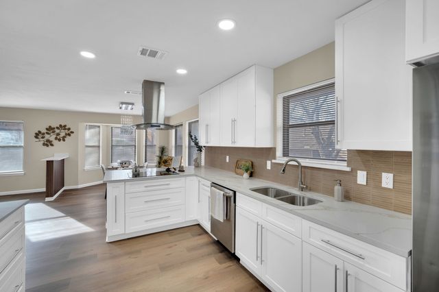 1705 Northtown Drive, Grand Prairie, TX 75050