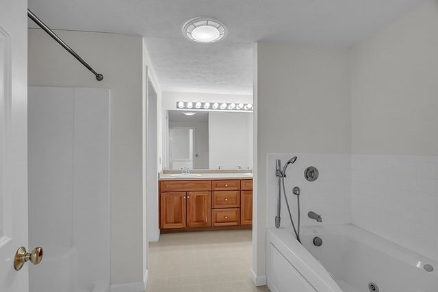 30 Caspian Way 30, Fitchburg, MA 01420