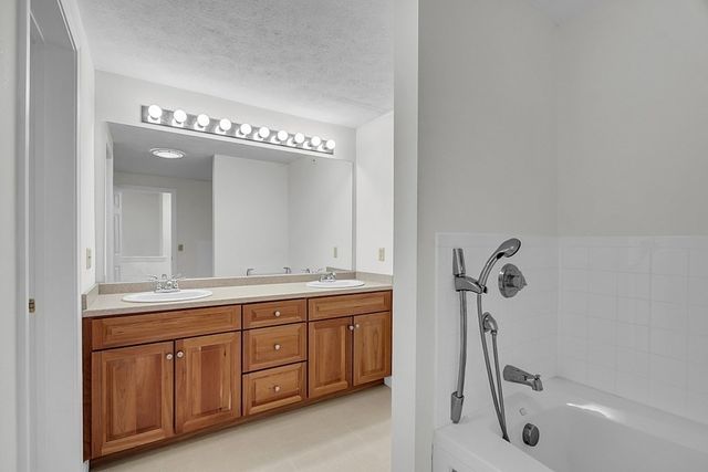 30 Caspian Way 30, Fitchburg, MA 01420