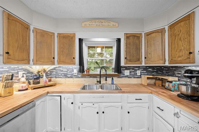 206 Pamela Drive, Belleville, IL 62223