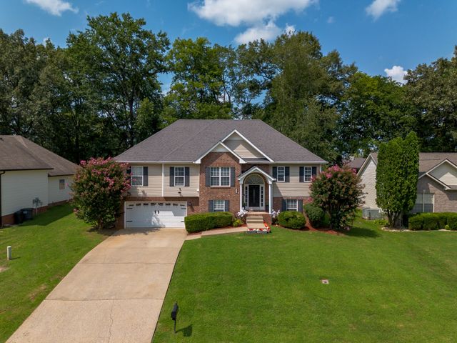 3121 Holly Pt, Clarksville, TN 37043