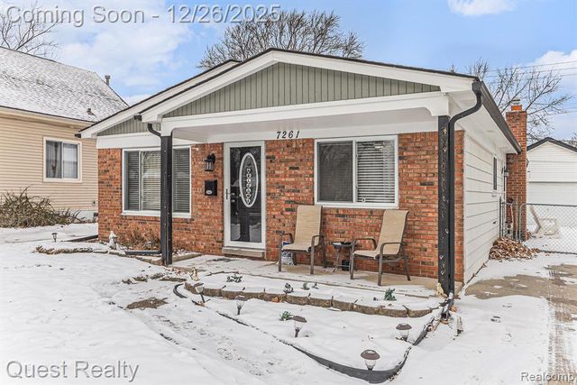 7261 Voerner Avenue, Center Line, MI 48015