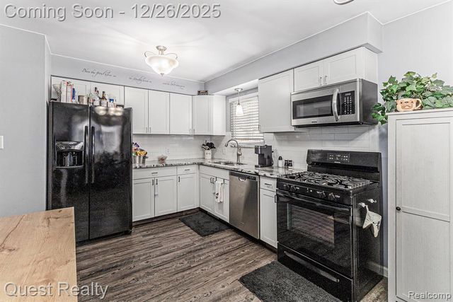 7261 Voerner Avenue, Center Line, MI 48015