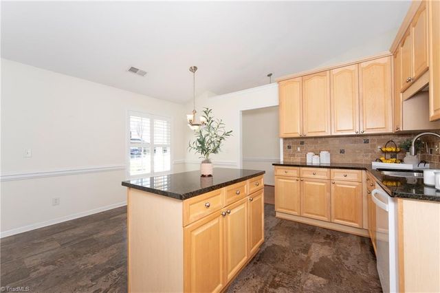 2082 Hibiscus Lane, Kernersville, NC 27284