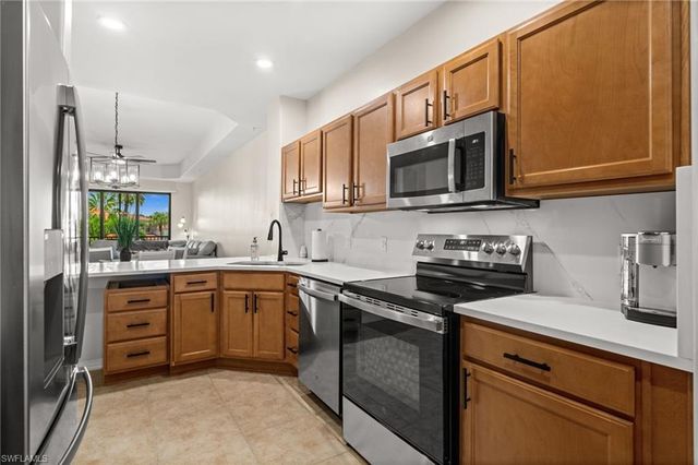 15121 Laguna DR 102, Fort Myers, FL 33908