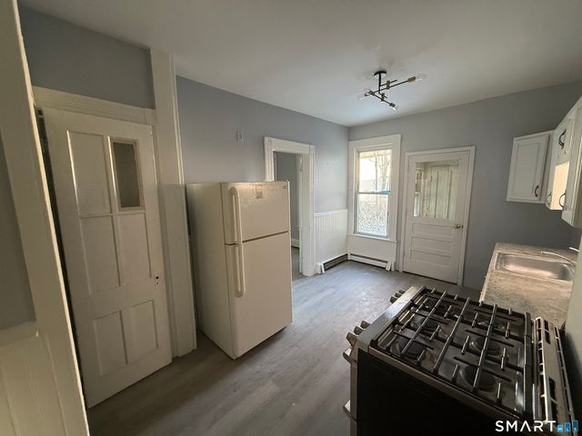 240 Madison Avenue 2, Bridgeport, CT 06604