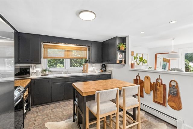 22 Mabelle St, Worcester, MA 01602
