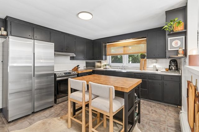 22 Mabelle St, Worcester, MA 01602