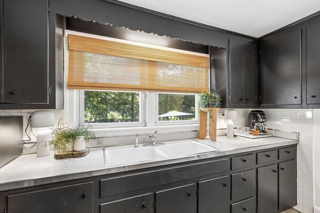 22 Mabelle St, Worcester, MA 01602