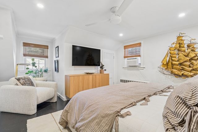 22 Mabelle St, Worcester, MA 01602