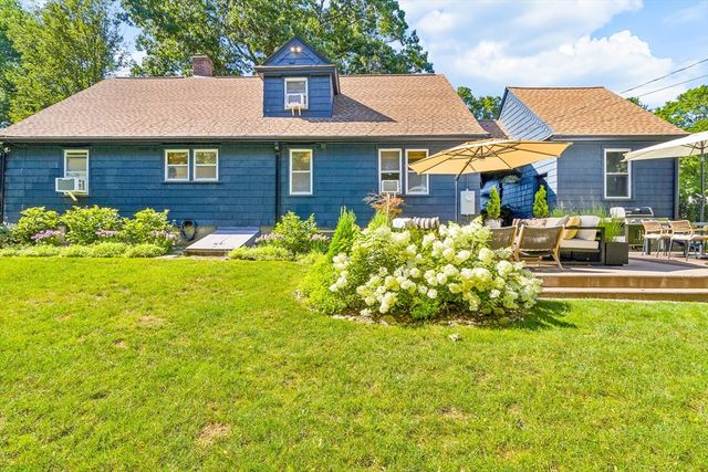 22 Mabelle St, Worcester, MA 01602