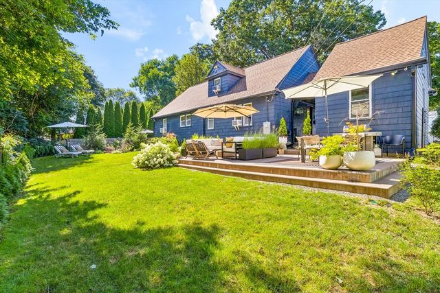 22 Mabelle St, Worcester, MA 01602