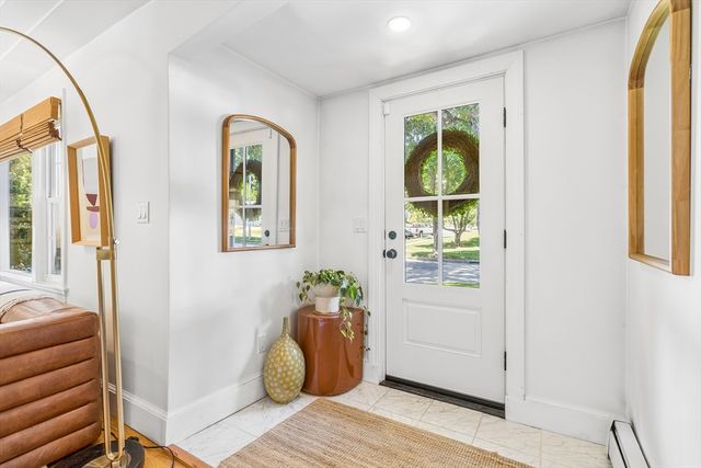 22 Mabelle St, Worcester, MA 01602
