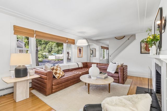 22 Mabelle St, Worcester, MA 01602