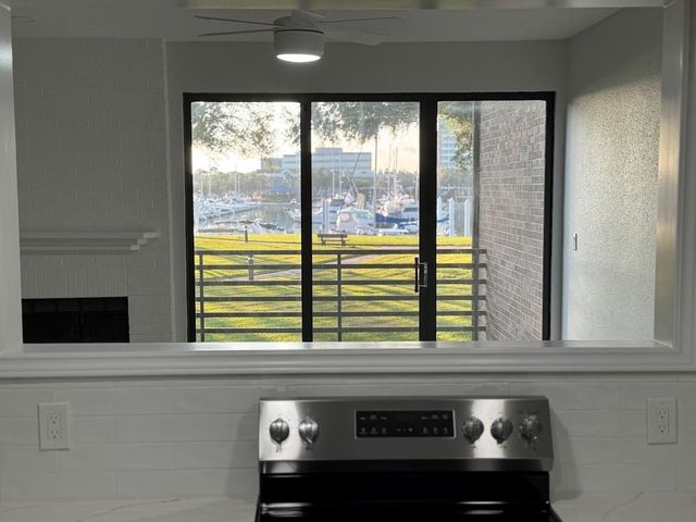 2001 Enterprise Avenue, League City, TX 77573