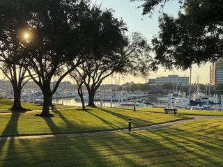 2001 Enterprise Avenue, League City, TX 77573