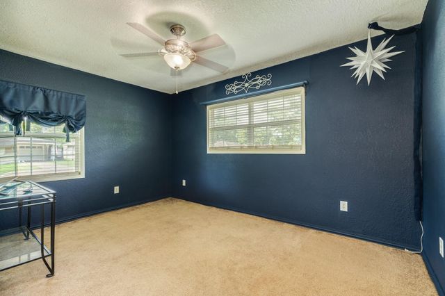 331 Redwood Street, Lake Jackson, TX 77566