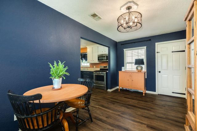 331 Redwood Street, Lake Jackson, TX 77566