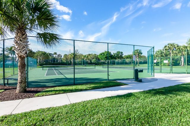 160 Belle Grove Lane, West Palm Beach, FL 33411